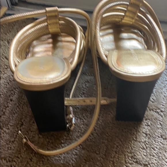 Sigerson Morrison Gold Strappy Sandals Size 6 - Picture 3 of 4